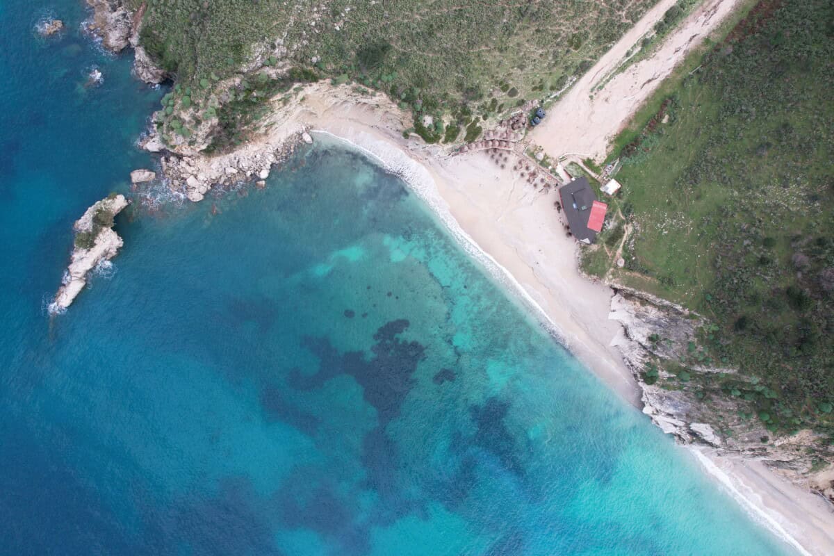 pasqyra beach